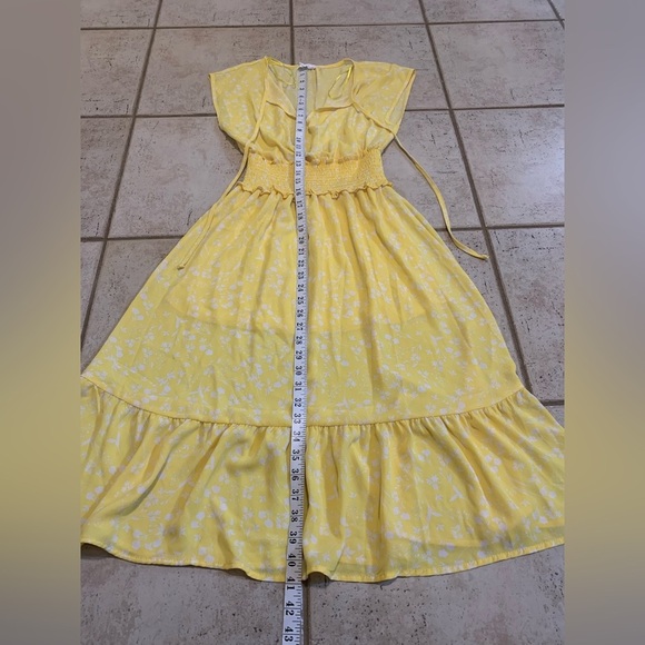 💜 Sienna Sky Yellow & White Floral Smocked Bodice Maxi Dress S Cottagecore Midi - Picture 5 of 6